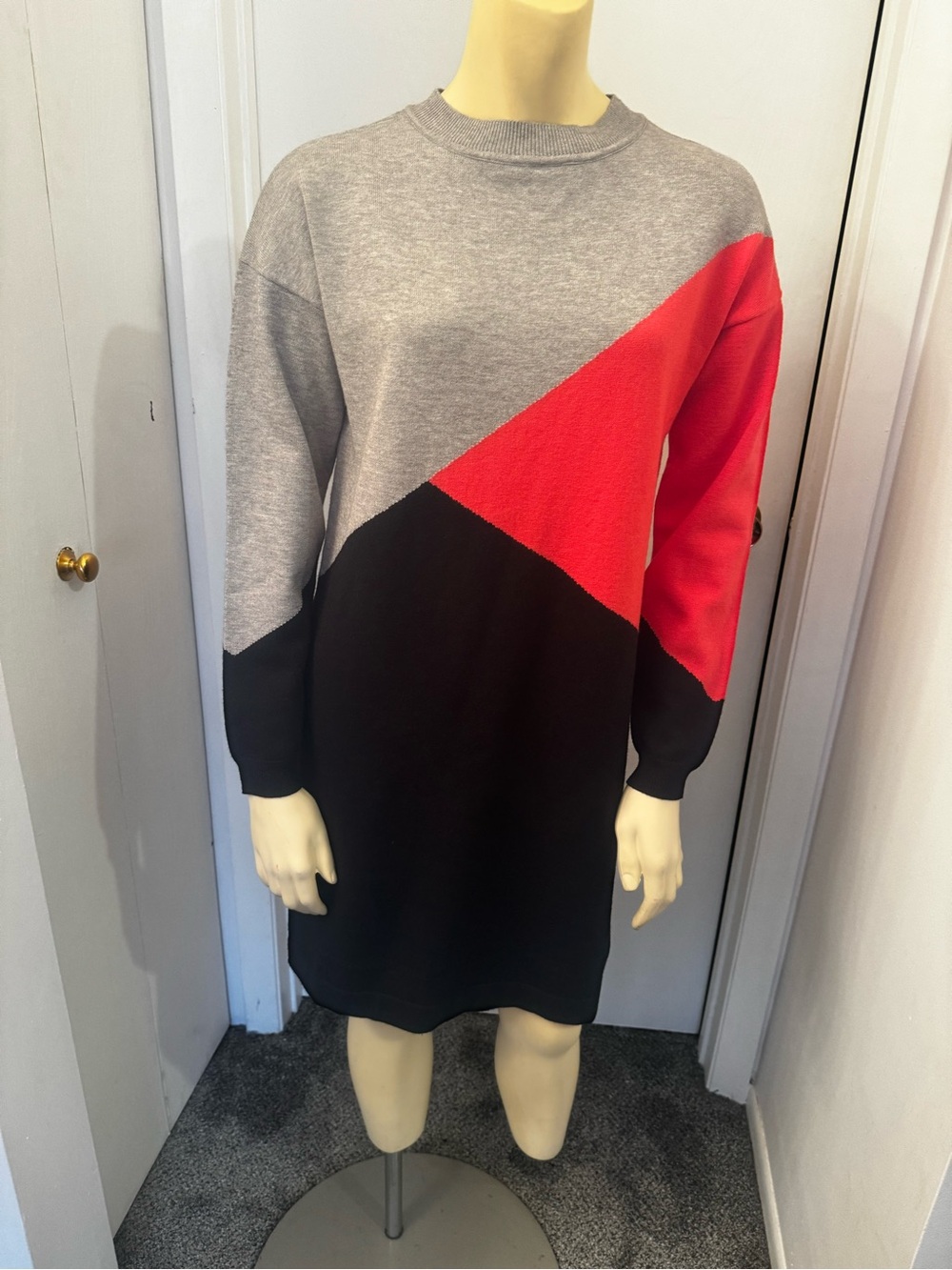 Colorblock Crewneck Sweater Dress in Gray, Black & Red